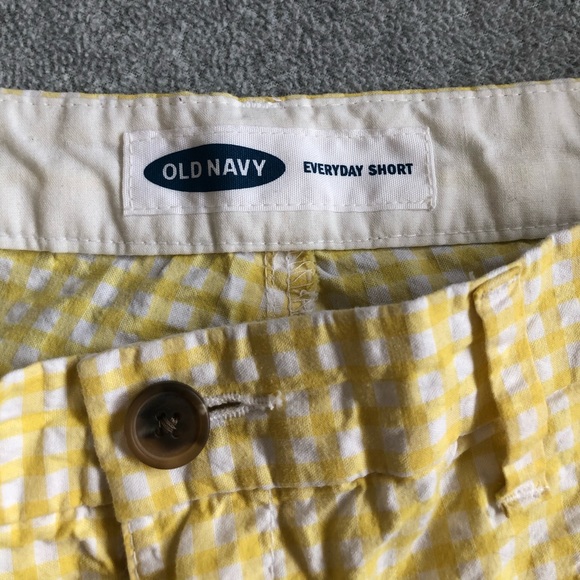 Old Navy Everyday Shorts - Picture 3 of 5
